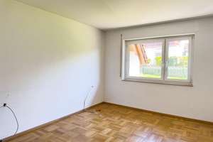 Wohnen, Arbeiten, Vermieten: Vielseitiges Zweifamilienhaus mit Garten und Garage – Die vollständige Adresse der Immobilie erhältst du vom Anbieter., 72658 Bempflingen – Vorschaubild 13