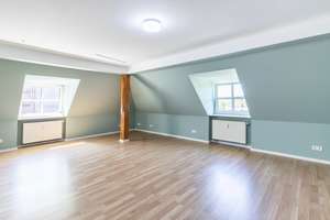 Ideale Kapitalanlage: Großzügige 3,5-Zimmer-Dachgeschosswohnung mit PKW-Stellplatz in Wellingdorf