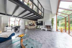 Architektonische Großzügigkeit:
"Splitlevel auf traumhaften Grundstück mit schönen Ausblicken" – Die vollständige Adresse der Immobilie erhältst du vom Anbieter., 21521 Aumühle – Vorschaubild 8
