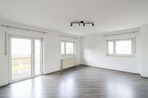 Oberhohndorf + Doppelhaushälfte + sofort beziehbar + 2 Terrassen + Garage + neu renoviert – Die vollständige Adresse der Immobilie erhältst du vom Anbieter., 8056 Oberhohndorf, Zwickau – Vorschaubild 1