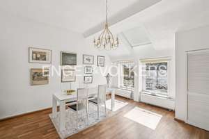 Loftartige Dachgeschoß-Maisonette-Wohnung um die Ecke vom Kölner Dom
