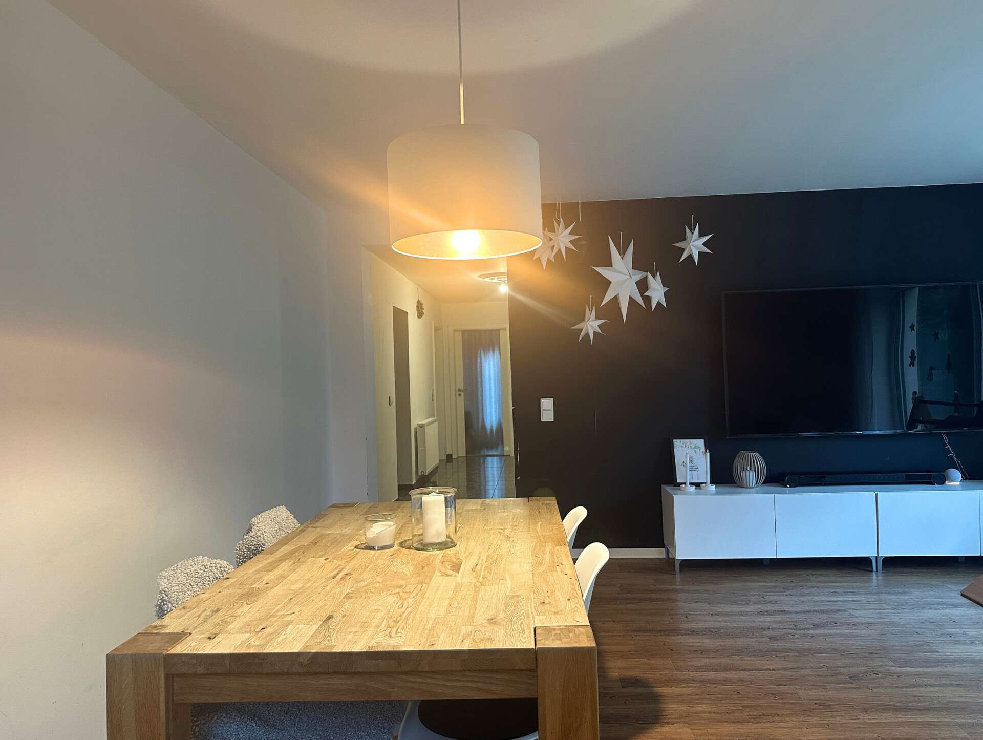 Immobilie in Erzhausen - VIEL PLATZ FÜR FAMILIE, HOME OFFICE & GÄSTE: Modernisiertes EFH +  Einliegerwohnung (vermietet) - Bild 1