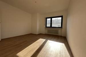 229 qm Wohn-/Nutzfläche - Freie Doppelhaushälfte in ruhiger Bestwohnlage!! – Die vollständige Adresse der Immobilie erhältst du vom Anbieter., 85649 Brunnthal – Vorschaubild 4