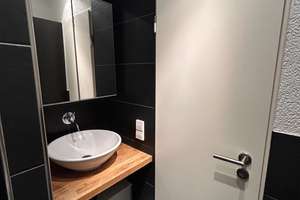 Möbiliertes 1-Zimmer-Apartment in Wiesbaden-Südost – Viktoriastraße -, 65189 Südost, Wiesbaden – Vorschaubild 1