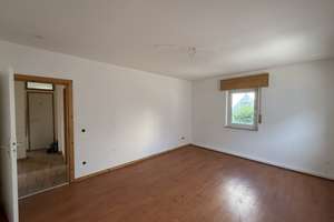Drei- bis Vierfamilienhaus mit Entwicklungspotenzial in Stuttgart-Rohracker – Die vollständige Adresse der Immobilie erhältst du vom Anbieter., 70329 Hedelfingen (Ortsteil), Stuttgart – Vorschaubild 5