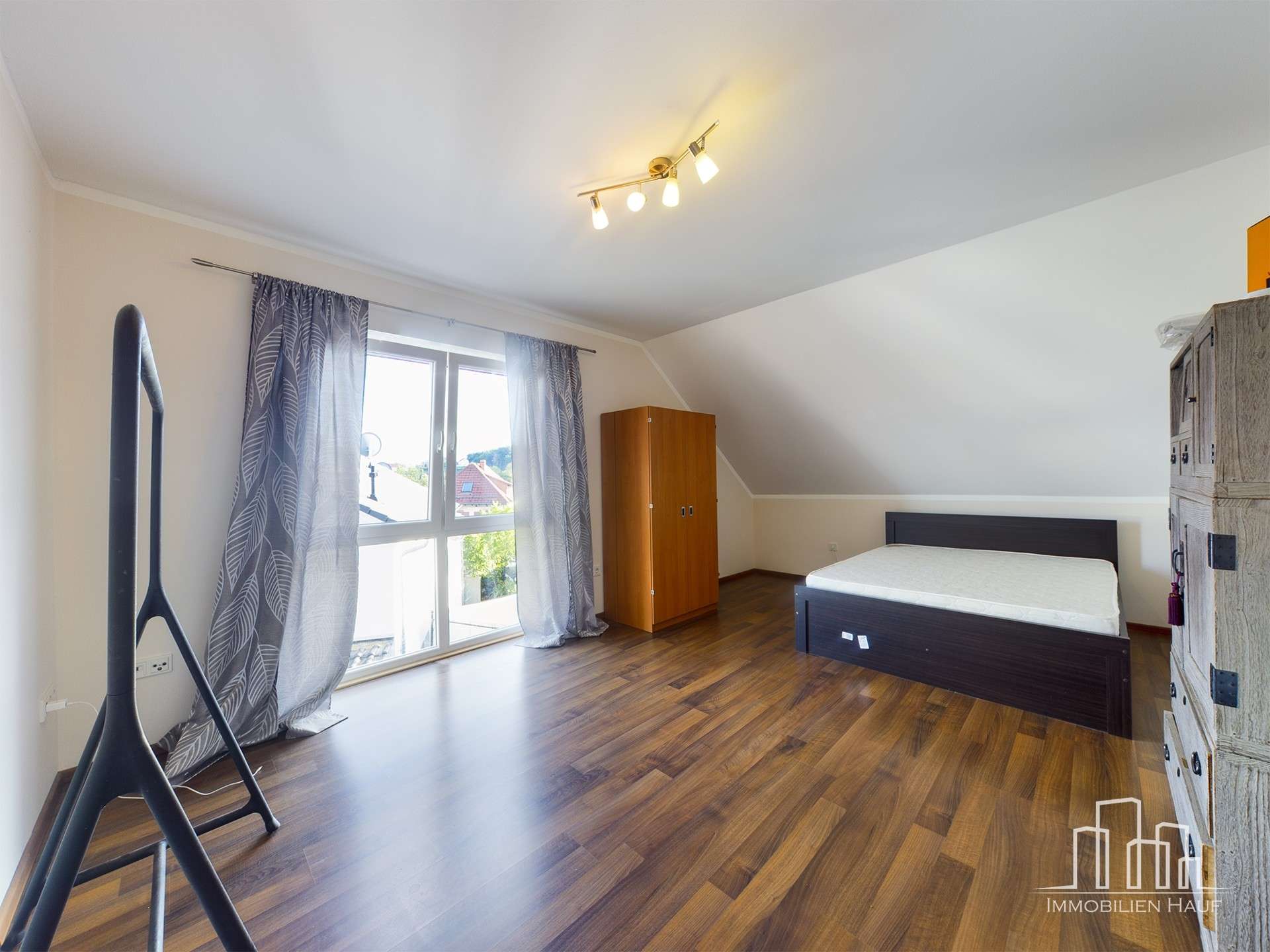 Immobilie in Weilerbach - Weilerbachs Wohnjuwel - Platz, Stil, Perspektive! - Bild 0