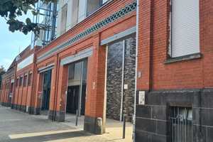 ALTE SEIDENWEBEREI: 2 ZIMMER, EBK, DUSCHBAD, GÄSTE-LWC, HAUSWIRTSCHAFTSRAUM, BAKON UND STELLPLATZ – Leyentalstr. 28, 47799 Krefeld – Vorschaubild 1