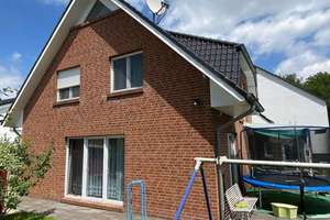 Geräumiges, gepflegtes 4-Zimmer-Haus mit gehobener Innenausstattung in Gelsenkirchen Hassel – Die vollständige Adresse der Immobilie erhältst du vom Anbieter., 45896 Hassel, Gelsenkirchen – Vorschaubild 3