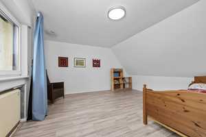 Großes Zweifamilienhaus mit Einliegerwohnung, Garagen, Hof und Garten in 79211 Denzlingen – Emmendingen (Kreis) – Vorschaubild 30