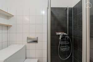 1-Zimmer-Wohnung in Steglitz, möbliert, von privat – Die vollständige Adresse der Immobilie erhältst du vom Anbieter., 12163 Steglitz, Berlin – Vorschaubild 10