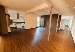 Wohnzimmer mit Blick auf Balko