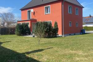 Modernisiertes 1-2 Fam.-Wohnhaus mit schönem Grundstück nähe des Zentrums ** Gepflegt ** – Am Alten Weg 6, 92655 Grafenwöhr – Vorschaubild 1