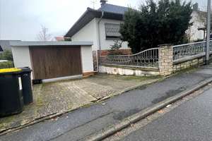 ZU VERMIETEN: Modernes Bungalow mit Garten in Wiesbaden (auch als Monteurshaus geeigenet)