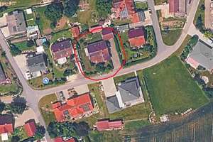 Gepflegtes Zweifamilienwohnhaus in ruhiger Ortsrandlage – Die vollständige Adresse der Immobilie erhältst du vom Anbieter., 96152 Burghaslach – Vorschaubild 2