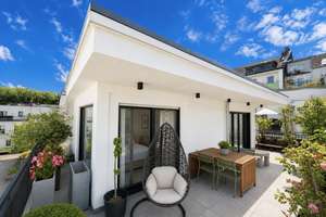 JAKOBSHOF: 4-Zi-Penthouse mit Stil & Format. Dachterrasse. Top-Interieur. Aufzug. 2 TG-Plätze.