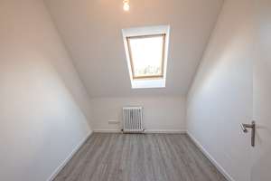 Charmante 4-Zimmer-DG-Wohnung in Aachen-Richterich – Hander Weg 64a, 52072 Richterich, Aachen – Vorschaubild 4