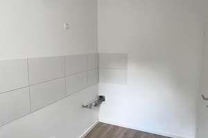 Helle + renovierte 2-Zimmer-Wohnung mit Balkon, guter Schnitt, separate Küche, Duschbad, Aufzug – Kurt-Schumacher-Straße 12, 38102 Viewegsgarten-Bebelhof, Braunschweig – Vorschaubild 5