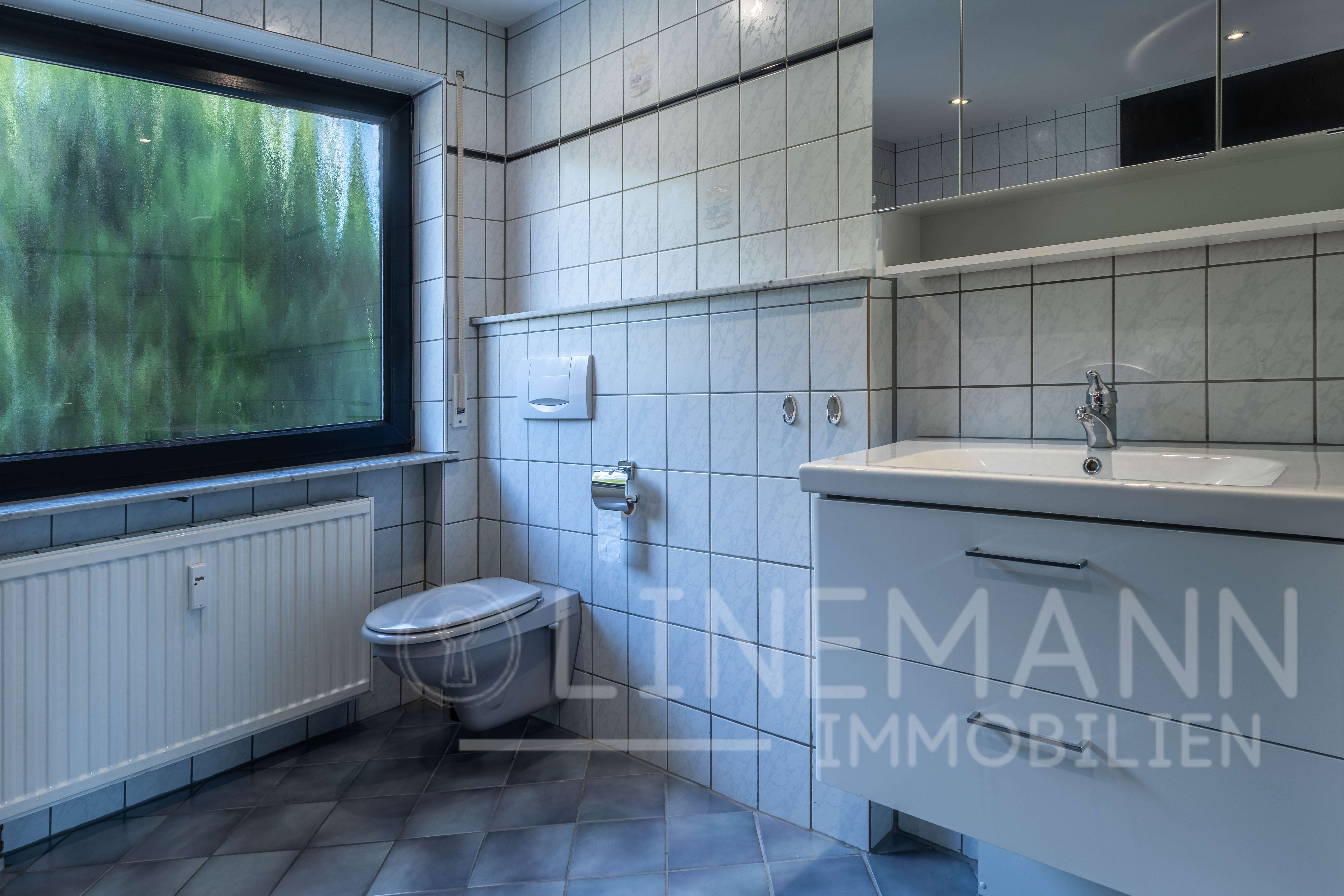 Immobilie in Hardheim - Ihr grüner Wohntraum: Saniertes 3-Familienhaus – Perfekt für Eigennutzer, Investoren und Familien - Bild 1