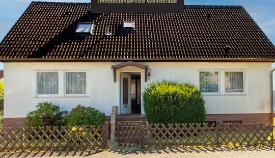 Bild von Einfamilienhaus mit idyllischem Garten. Ihr Potenzial in BESTLAGE.