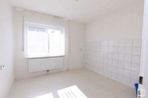 60-iger-Zwei-Fam.haus, großer Garten, 784 qm, Dop.garage +Carport, frei, ruhige Lage Gaimersheim – Die vollständige Adresse der Immobilie erhältst du vom Anbieter., 85080 Gaimersheim – Vorschaubild 8