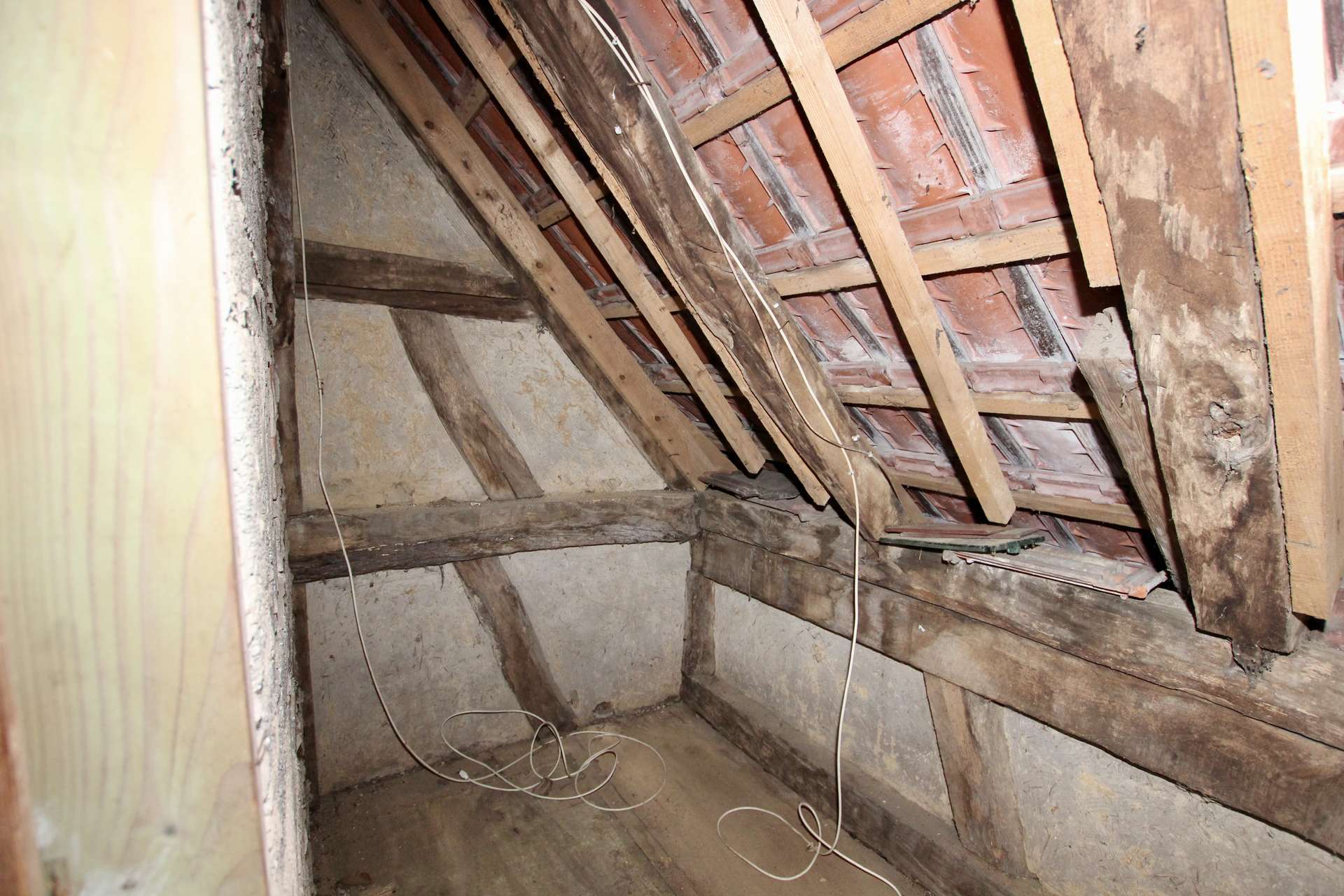 Immobilie in Herbolzheim - Sanierungsobjekt mit Geschichte und Potenzial im Ortskern von Bleichheim – im Bieterverfahren - Bild 0