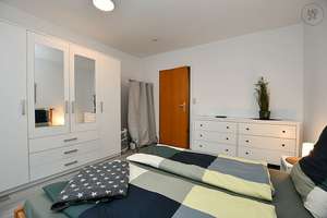 Helle, voll möblierte, großzügige Wohnung mit Balkon in Stuttgart Obertürkheim – Die vollständige Adresse der Immobilie erhältst du vom Anbieter., 70329 Obertürkheim (Ortsteil), Stuttgart – Vorschaubild 10