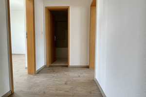 2-Raum • modernes Laminat • Bad mit Wanne • Haus mit Aufzug • Stellplatz • Küche ohne Fenster – Chemnitz – Vorschaubild 11