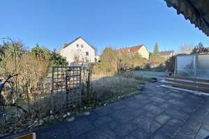 NBG-EIBACH: KOMPLETT SANIERUNGSBEDÜRFTIGES 2-FAMILIEN-REIHENMITTELHAUS OHNE GARAGE IN RUHIGER LAGE – Riedenburger Straße 39, 90451 Röthenbach Ost, Nürnberg – Vorschaubild 48
