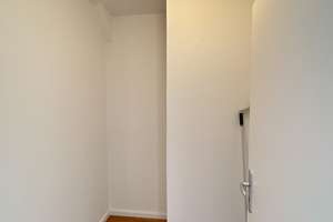 Geräumigiges Familiendomizil im DG mit Einbauküche, Wannenbad und Balkon – 39108 Stadtfeld Ost, Magdeburg – Vorschaubild 12
