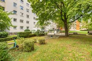 Kompakt, durchdacht und bezugsfrei: Zweizimmerwohnung mit Aufzug und Südloggia in München – 80935 Lerchenau-Ost, München – Vorschaubild 3