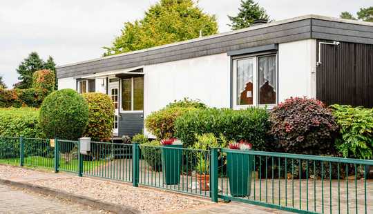 Bild von Wohnen auf einer Ebene. Gemütlicher Bungalow mit Gartenidylle in Hambühren