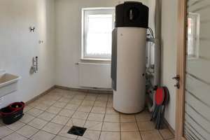Freistehendes Einfamilienhaus mit Doppelgarage und Garten in einer ruhigen Lage – Die vollständige Adresse der Immobilie erhältst du vom Anbieter., 89426 Wittislingen – Vorschaubild 10