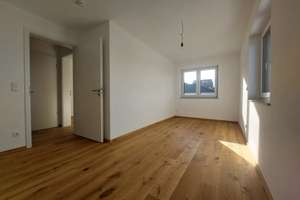 ❣️Ankommen. Zuhause sein. ❣️ Neubau-Erstbezug-DHH in KfW40❣️ – Die vollständige Adresse der Immobilie erhältst du vom Anbieter., 94424 Arnstorf – Vorschaubild 2