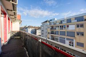 Renovierungsbedürftige 2-Zimmer Wohnung mit Balkon, separater Küche & funktionalem Grundriss