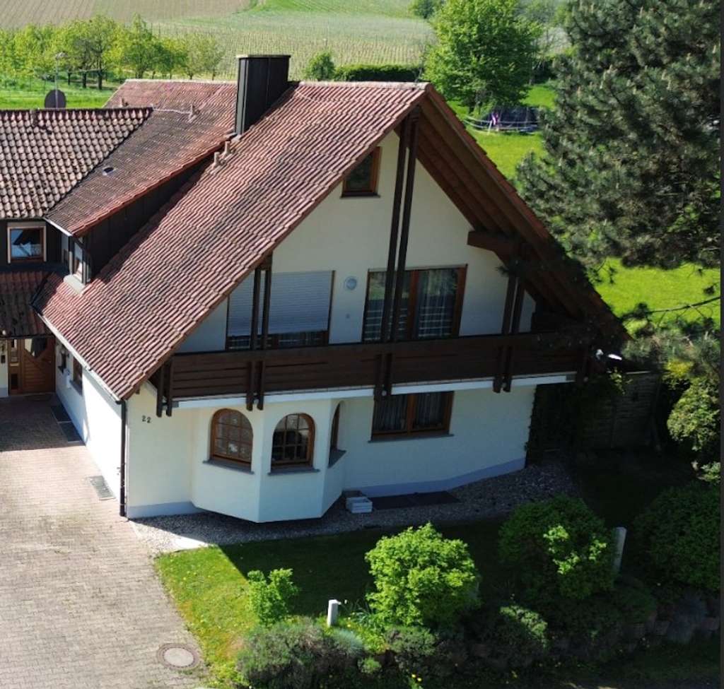 Immobilie in Durbach - Zwei attraktive Erdgeschosswohnungen mit großer Terrasse u.  Gartenanteil - Bild 0