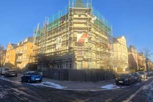 ***Hier passiert gerade einiges: Dach und Fassade neu, großzügiger und sonniger Grundriss, Balkon***