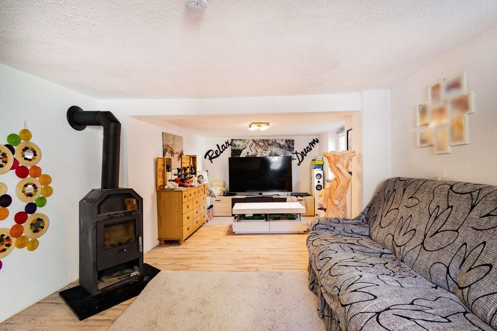 Immobilie in Herbolzheim - BRUMANI | Saniertes und helles Einfamilienhaus mit großer Scheune und Werkstatt in Herbolzheim - Bild 3