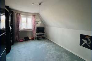Altbau mit Charme wartet auf liebevolle Sanierung!
Ideal für Familien & Handwerker! – Die vollständige Adresse der Immobilie erhältst du vom Anbieter., 86529 Schrobenhausen – Vorschaubild 13