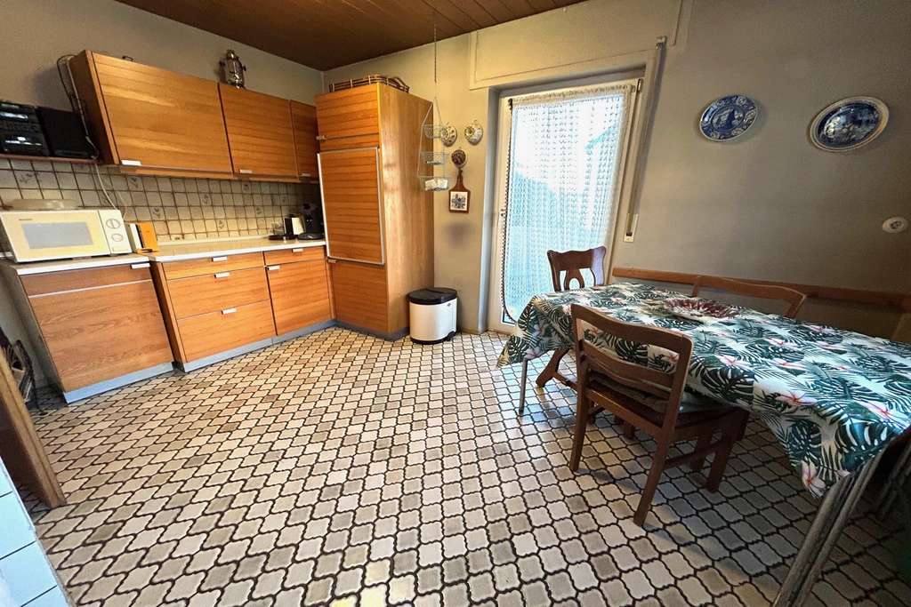 Immobilie in Gau-Algesheim - Freistehendes Einfamilienhaus mit Garage und Garten - Bild 4