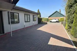 Komfort-Bungalow mit Einliegerwohnung und Doppelgarage in bester Lage - Provisionsfrei für Käufer  – Stade (Kreis) – Vorschaubild 3