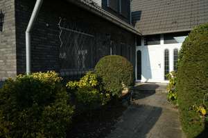 Alt Rahm, großzügiges renovierungsbedürftiges Einfamilienhaus mit Einliegerwohnung u. separatem Büro – Die vollständige Adresse der Immobilie erhältst du vom Anbieter., 47269 Rahm, Duisburg – Vorschaubild 3
