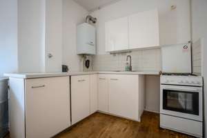 Provisionsfrei! Renovierte Altbauwohnung mit großem Balkon im begehrten Samariterkiez. – Schreinerstraße 57, 10247 Friedrichshain, Berlin – Vorschaubild 8