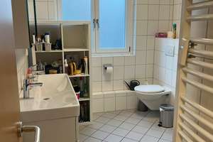 Helles, großzügiges WG-Zimmer in Frauen-WG – nur 2 Gehminuten zum Pforzheimer Hauptbahnhof! – Die vollständige Adresse der Immobilie erhältst du vom Anbieter., 75175 Innenstadt, Pforzheim – Vorschaubild 5