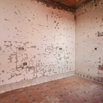 Einzigartige Gelegenheit in La Velada, Algeciras! Zu renovierendes Chalet mit großem Potenzial