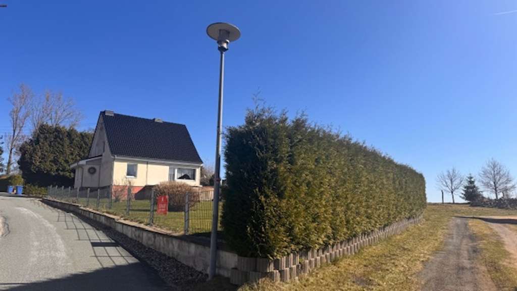 Immobilie in Reichenbach/Oberlausitz - Freistehendes Einfamilienhaus (EW65) mit Keller und Garage auf landschaftlich reizvollem Grundstück - Bild 0