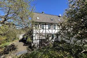 Charmantes Fachwerkhaus mit Scheune mitten in der Natur – Die vollständige Adresse der Immobilie erhältst du vom Anbieter., 51381 Bergisch Neukirchen, Leverkusen – Vorschaubild 2