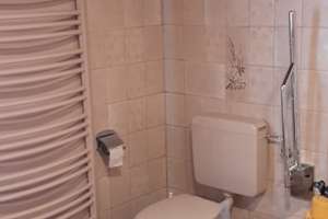 5-Zi Küche, Bad, WC, Dachterasse, großer Garten im Hunsrück – Hauptstraße 34, 55608 Bergen – Vorschaubild 9