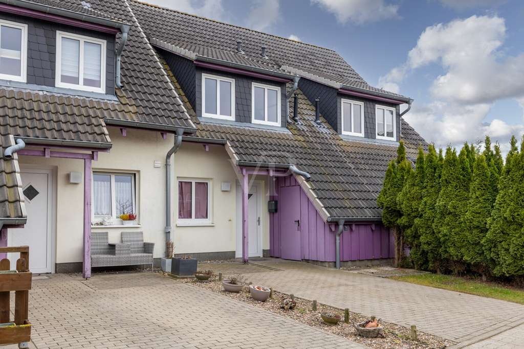 Immobilie in Bentwisch - Wohnen vor den Toren Rostocks: Reihenmittelhaus mit saniertem Duschbad & zusätzlicher Ausbaureserve - Bild 1
