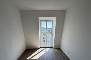 Lichtdurchflutete 3-Raum-Wohnung mit Einbauküche und Balkon – Friedrichstraße 9, 1067 Friedrichstadt, Dresden – Vorschaubild 4
