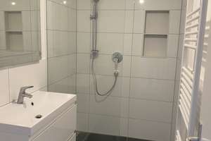 Erstbezug nach umfangreicher Sanierung: 4-Zi. Wohnung mit Balkon – Die vollständige Adresse der Immobilie erhältst du vom Anbieter., 40470 Rath, Düsseldorf – Vorschaubild 3